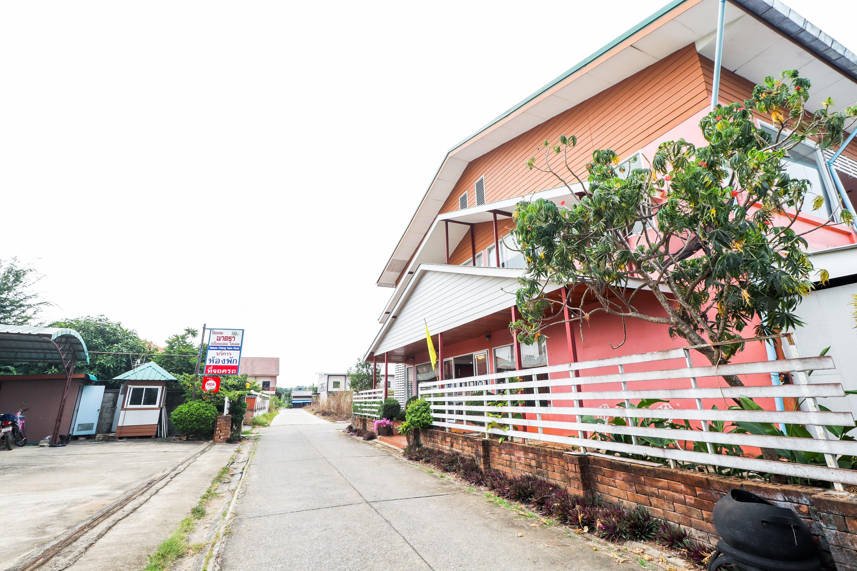 Oyo 359 Golden Nakara Place Chiang Saen Exterior foto