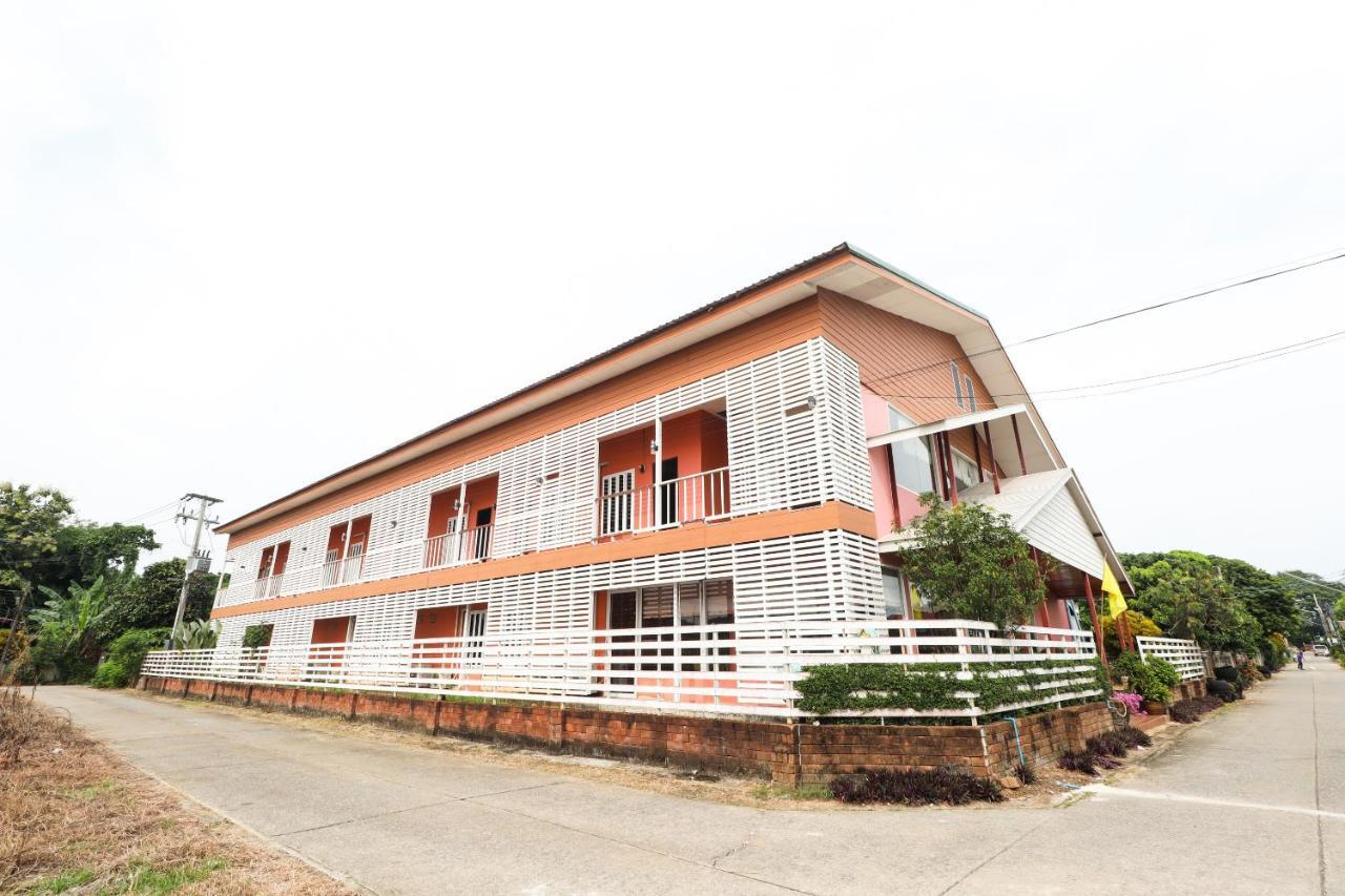 Oyo 359 Golden Nakara Place Chiang Saen Exterior foto